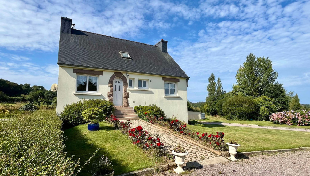 PLEUMEUR-BODOU - MAISON 3 CHAMBRES AVEC HANGAR Maison Vente