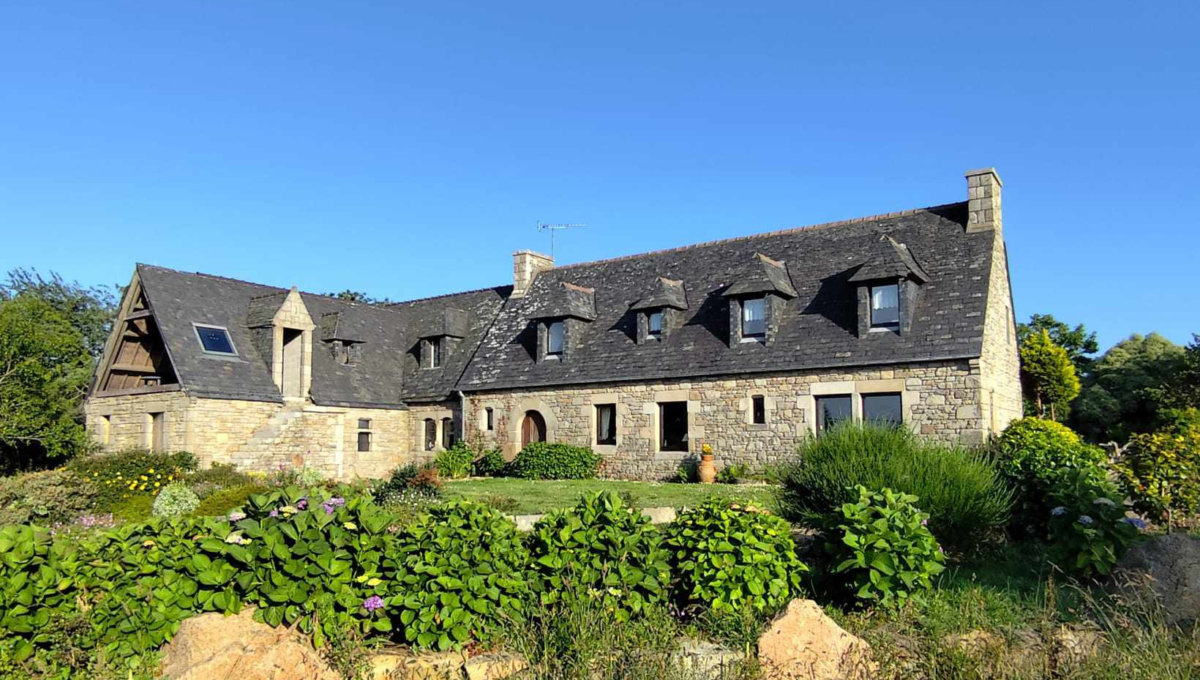 BELLE ET GRANDE MAISON EN PIERRE AVEC VUE MER Maison Vente